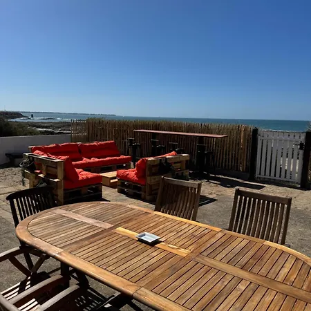 Holiday home Maison Sur La , Pour Vivre Des Iodees 
